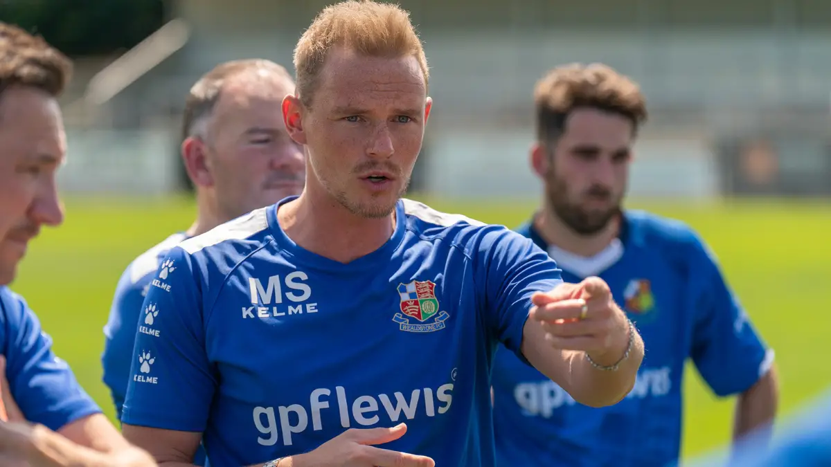 Bracknell Town menunjuk mantan asisten county ke bawah kursi panas padang rumput bawah